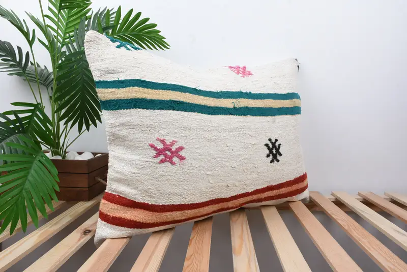 Shabby Chic Pillow Cover, 20x28 White Pillow Sham, Oriental Pillow Sham, Pillow for Sofa, Boho Pillow, Cushion Cover, Vintage Kilim Pillow - 4