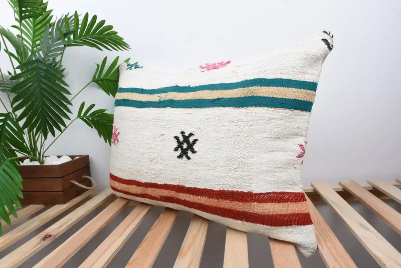 Shabby Chic Pillow Cover, 20x28 White Pillow Sham, Oriental Pillow Sham, Pillow for Sofa, Boho Pillow, Cushion Cover, Vintage Kilim Pillow - 5