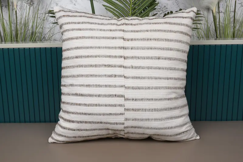 Weiß-braun gestreiftes Kissen, besticktes Vintage-Wurfkissen