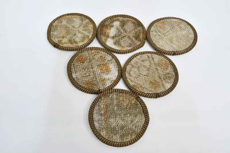 Posavasos circulares marrones y beige, juego de seis posavasos