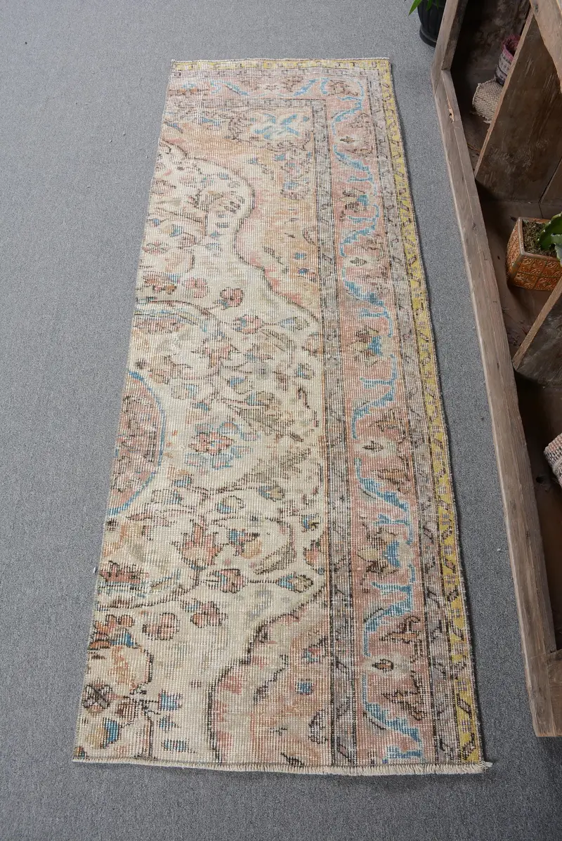 Eleganter Teppich in Beige und Orange, 2,2 x 6,2 Fuß, schickes Karodesign