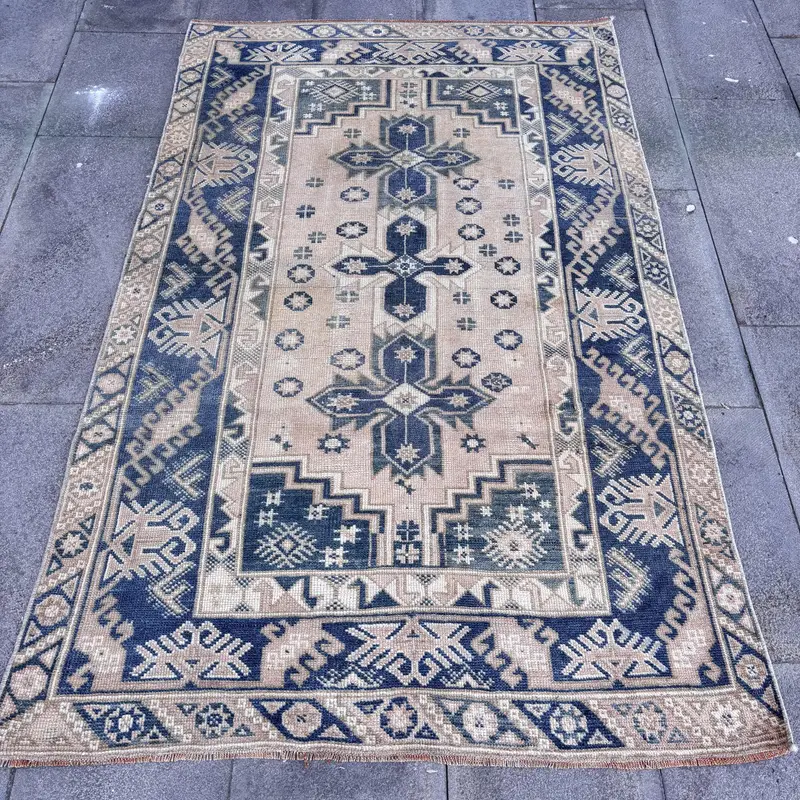 Elegant Bej & Mavi Kareli Halı, 112x178 cm