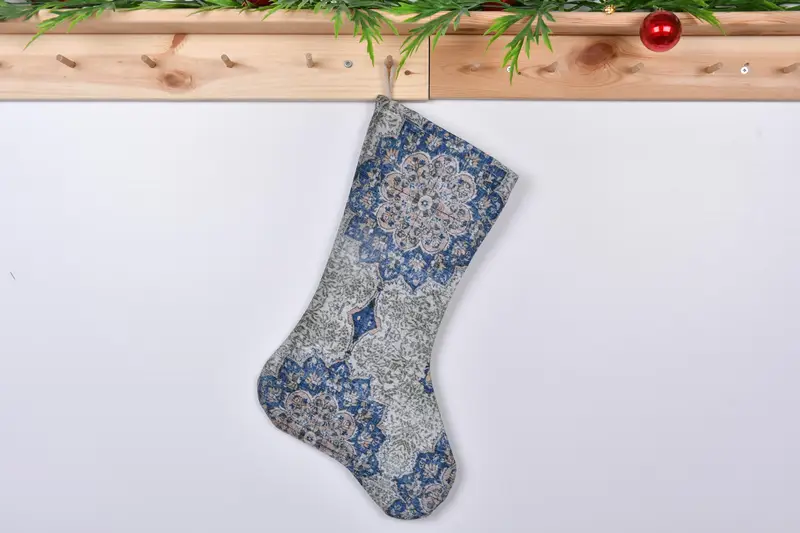 Medias festivas de adorno navideño verde y rosa, acogedor encanto navideño