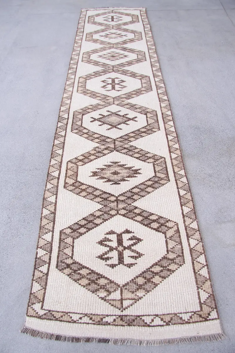 Elegant Beige Oriental Rug, 2.8x12.5 ft Beige & Brown