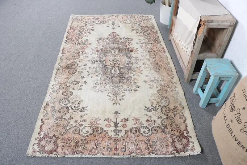 ベージュ & オレンジ アニマルプリント ラグ 3.9x6.8 フィート シックな装飾