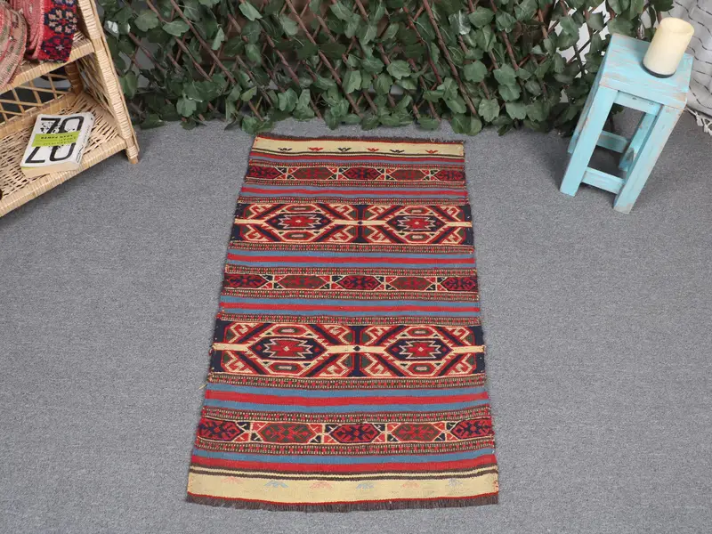 Red & Blue Rug, 1,9x3,2 ft Botanical Design