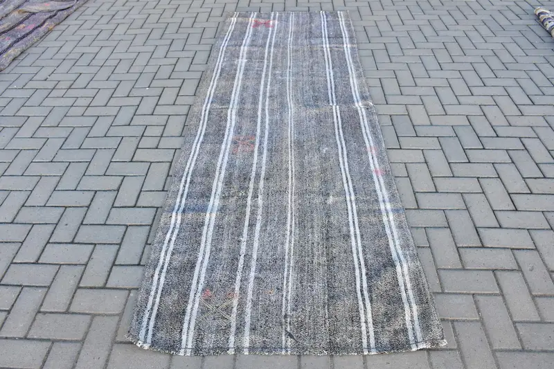 Vintage Türk Kilim Yolluk Halısı 3.4x9.1 ft, Gri Çiçekli Halı Yün - 1