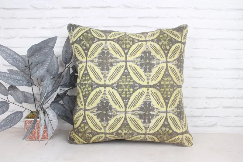 Yastık kasası, Türk Kilim yastığı, kanepe yastığı, 24x24 sarı yastık, destek yastığı, Türk yastığı, ev dekorasyonu yastığı - 1