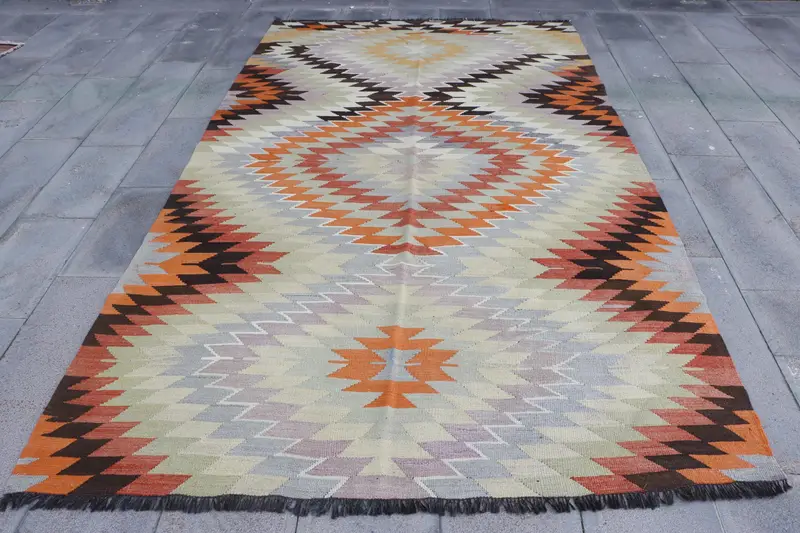 5,8x10 ft Green Rug, Southwestern Pattern with Orange Accents
