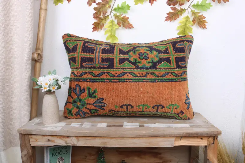 Orange & grünes Blumenkissen, handgefertigtes besticktes Rechteckkissen