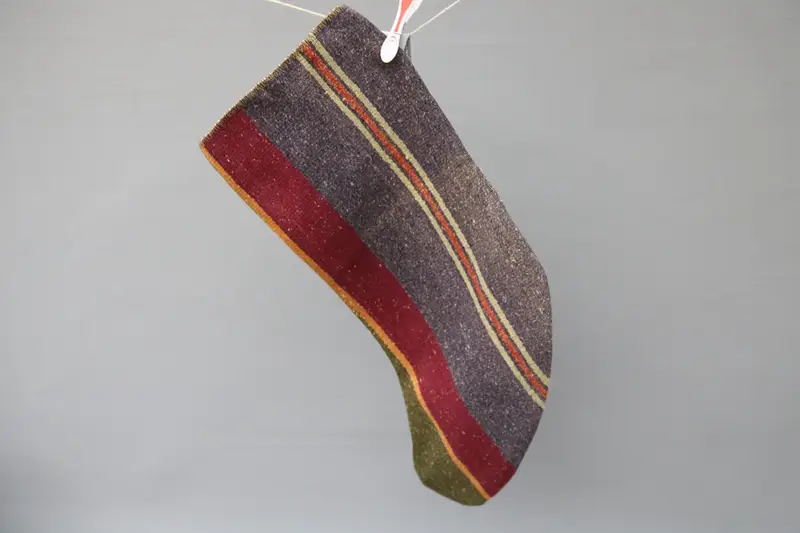 Calcetín navideño festivo rojo y morado, calcetín ornamental de 9 pulgadas