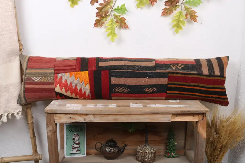 Rot-braunes Patchwork-Wurfkissen, handgefertigtes besticktes Kissen