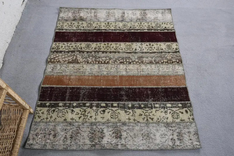 グリーンモロッカンラグ、3.7x4.4フィート、パープルアクセント付き