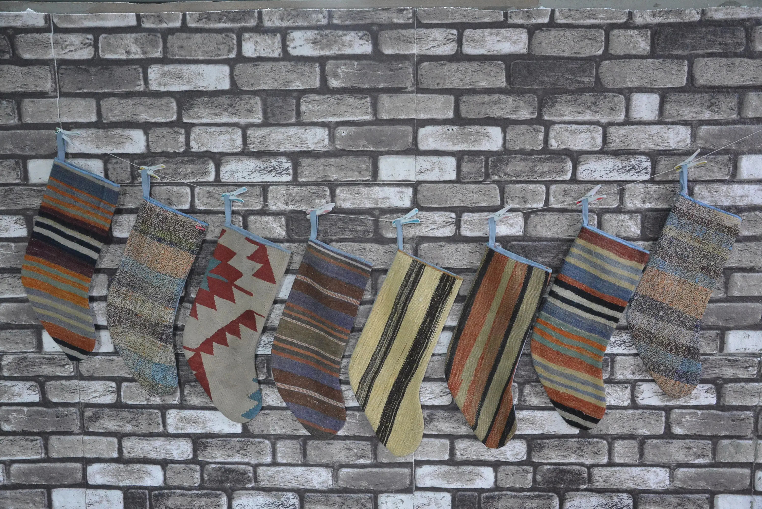 Şenlikli Noel Süsleri Deseni, Dayanıklı Kilim Noel Çorabı - 1