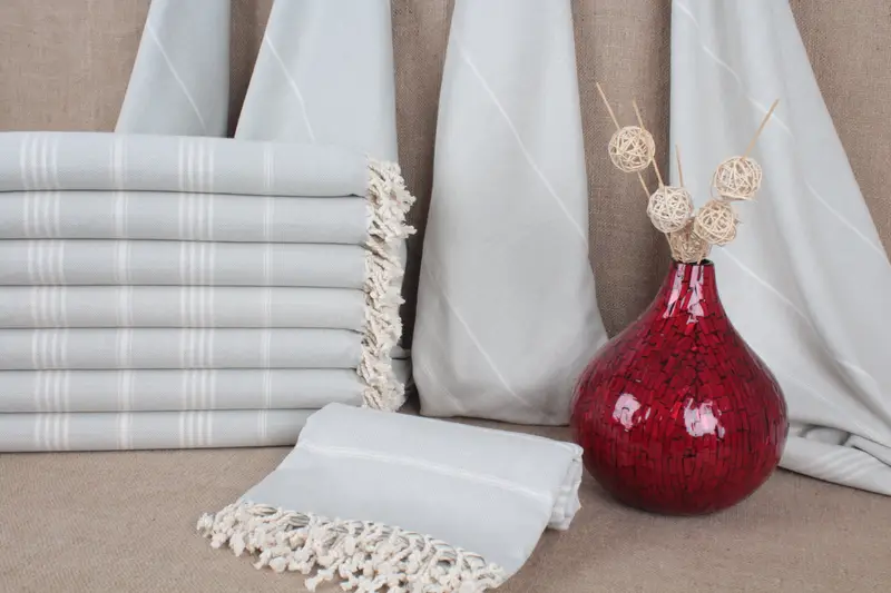 Toalla de playa turca de algodón orgánico con monograma a rayas, 40 x 67 pulgadas