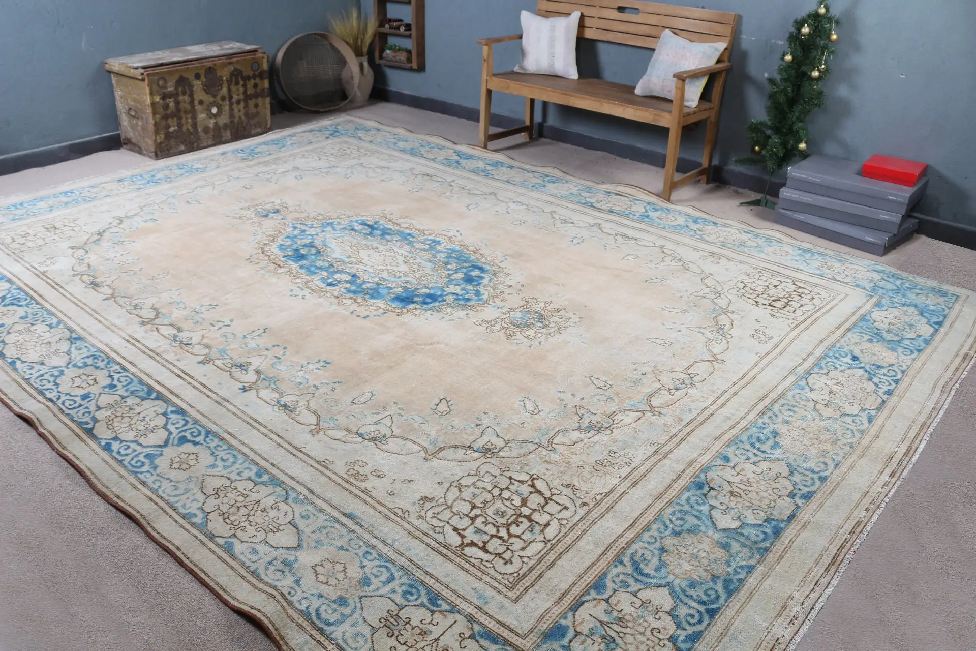 Türkischer Übergröße-Teppich 9,7 x 13 Fuß (297 x 396 cm), blauer Vintage-Wollteppich aus dem Südwesten - 1