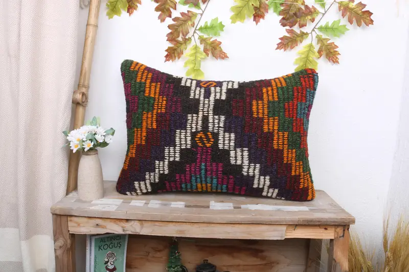 Braunes geometrisches Kissen, Vintage besticktes Kissen mit Reißverschluss