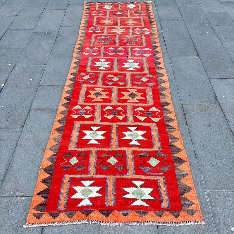Kırmızı Güneybatı Halısı, Yeşil Vurgulu 3,1x9,9 ft