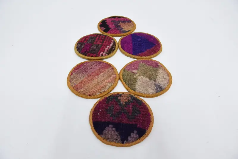 Elegante Untersetzer in Rosa und Bronze, gewebte Untersetzer