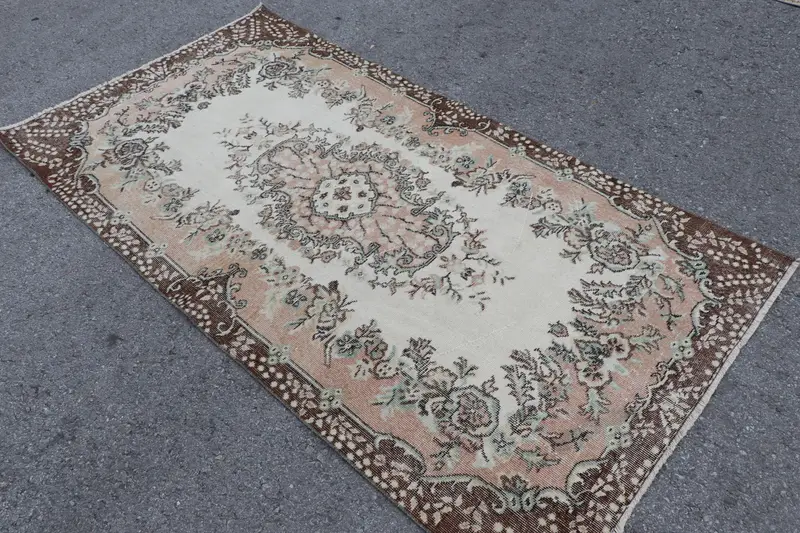 Türk Vintage Alan Halısı 3.8x7.1 ft, Kahverengi Beyaz Çiçekli Halı - 1