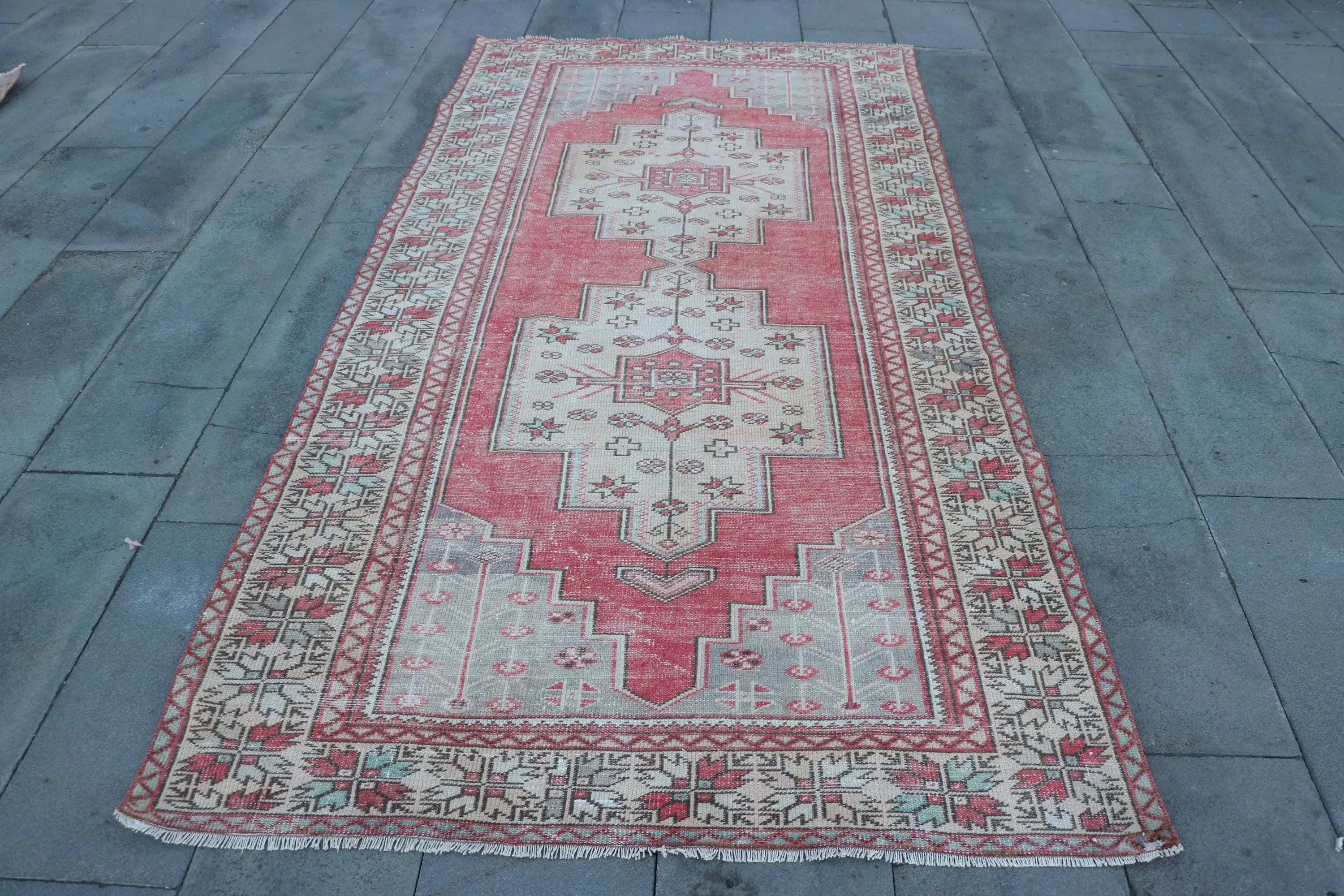 Vintage Türkischer Teppich, 4,5x9,1 ft großer Teppich, roter marokkanischer Teppich - 1