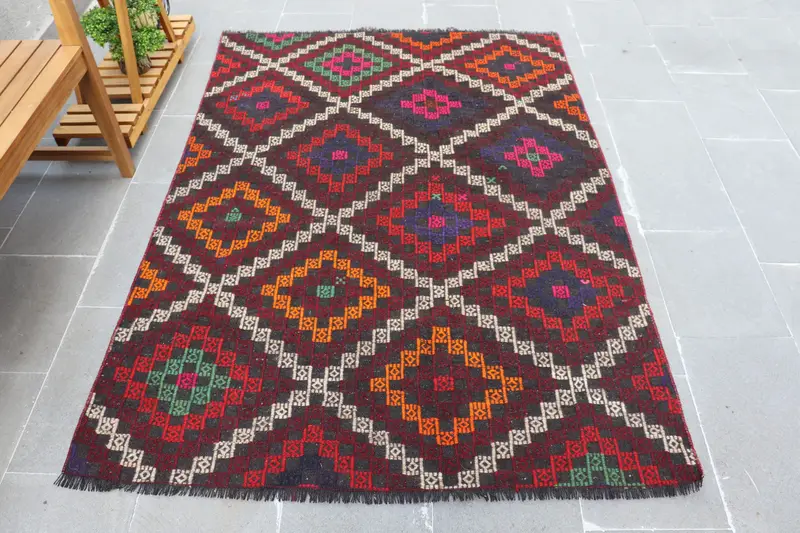 Vintage Turkish Rug 4.3x6.1 ft (131x186 cm), Kilim Red Blue Oriental Rug - 1