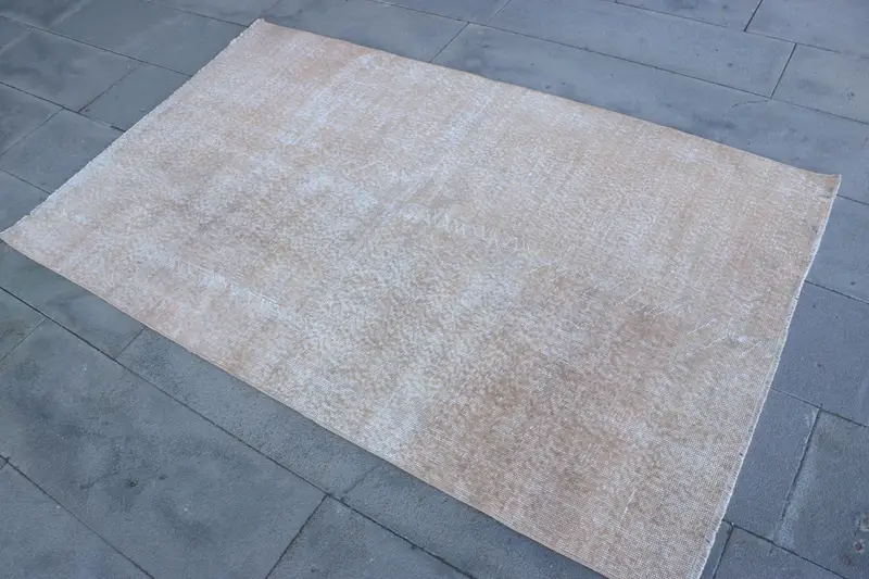 Vintage Teppich, 3,8x6,2 ft türkischer Teppich, beige weiß umrandeter Wollteppich - 1