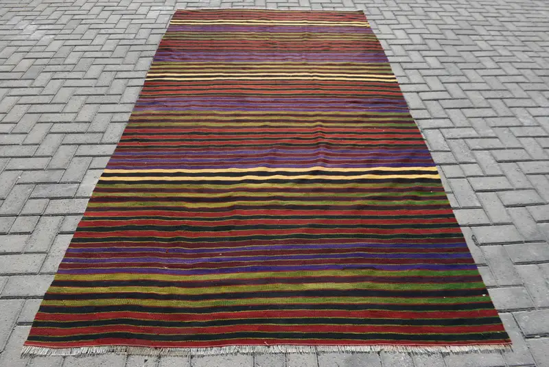 Alfombra turca vintage grande de 5,3x10 pies, alfombra Kilim de lana roja - 1