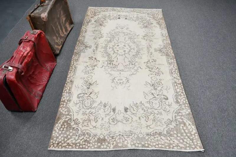 Alfombra vintage turca Oushak de 3,7x7,2 pies, alfombra de patchwork blanca de lana - 1