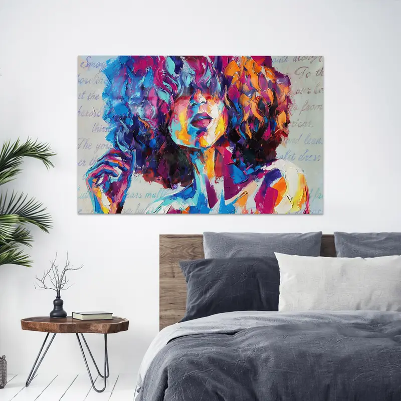 Modern Baskılı Cam: Trendy Kız Odası için Soyut Kadın Tasarımı