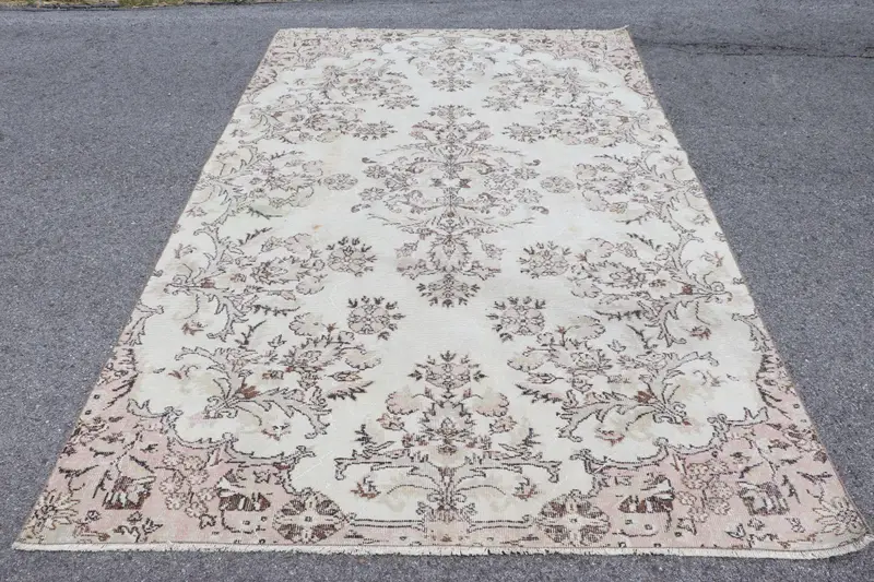6x9.5 ft Türk Halısı, Büyük Vintage Halı, Beyaz Puantiyeli Halı - 1