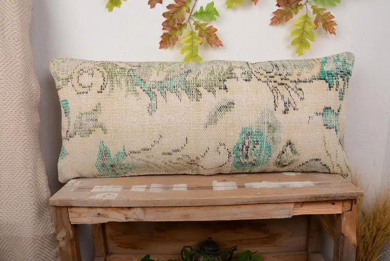 Beige-grünes Blumen-Leinen-Wurfkissen, 16x36 besticktes Kissen