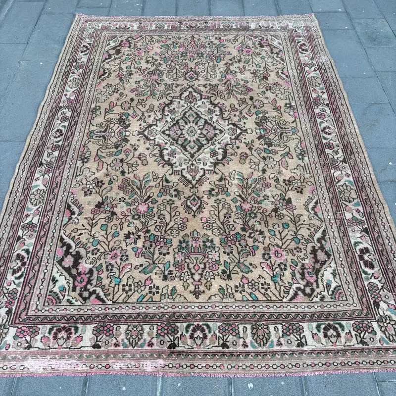 7x9 ft Orange Rug, Geometric & Floral Motifs