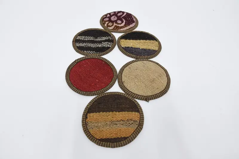 Kırmızı ve Sarı Çizgili Bardak Altlığı, Dayanıklı ve Şık Masa Altlığı