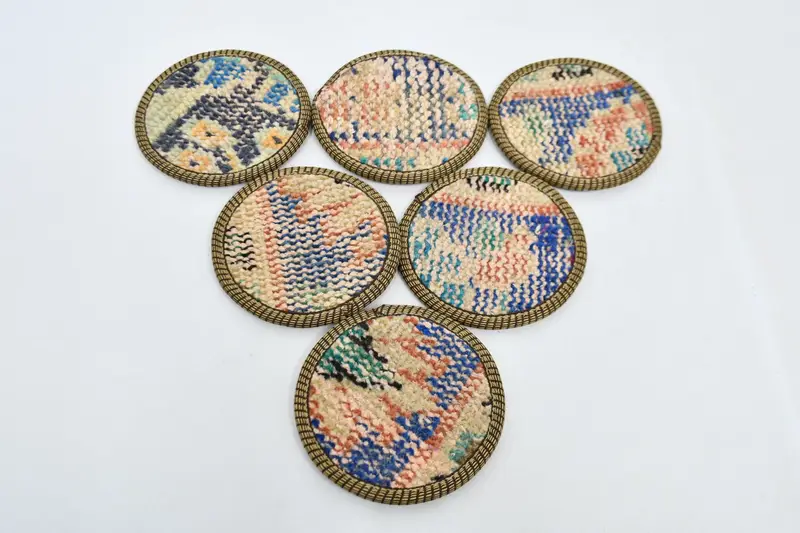 Posavasos azules y rojos, posavasos únicos y elegantes.