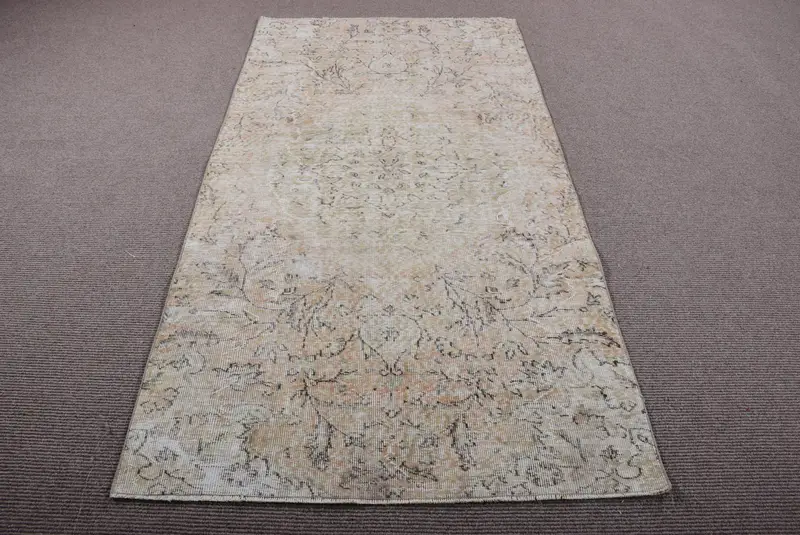 Orange-grüner Teppich, 3,8 x 7,2 Fuß großes Randdesign