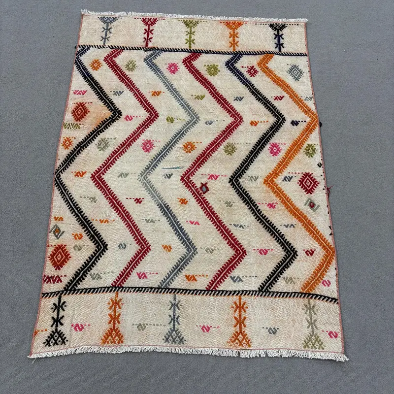 Bej ve Kırmızı İkat Halı, 2,8x3,8 ft Şık Dekor