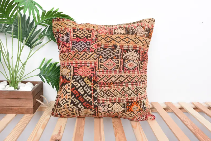 Almohada de lanzamiento de patchwork rojo y amarillo, almohada vintage bordada de 22x22