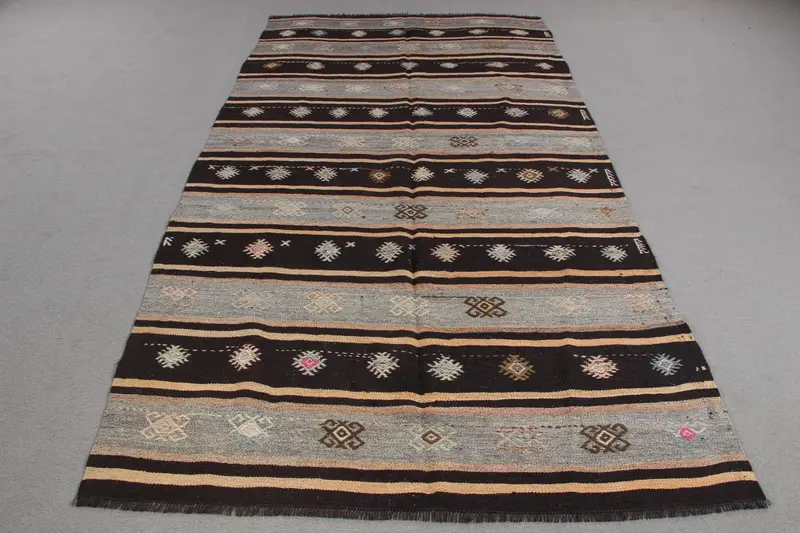 Black, Gray Patchwork Rug, 5x9.7 ft Elegant Flooring