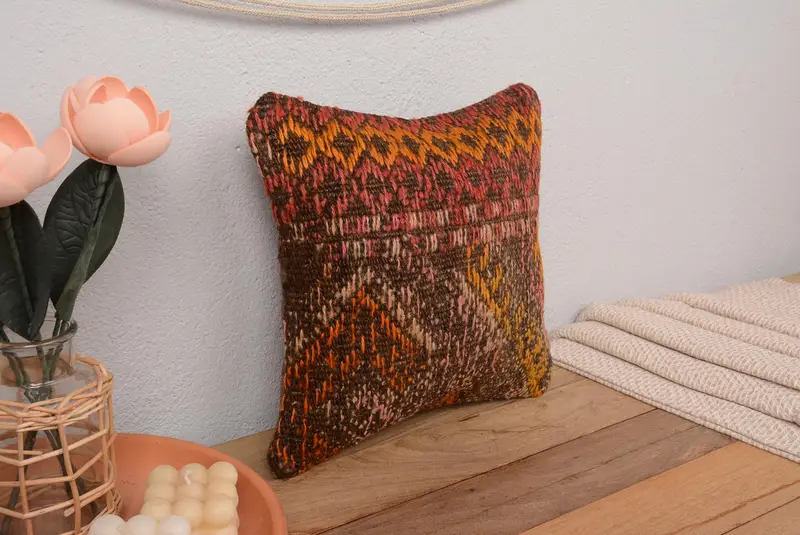 Rot & Orange besticktes Wurfkissen, handgemachtes geometrisches Kissen