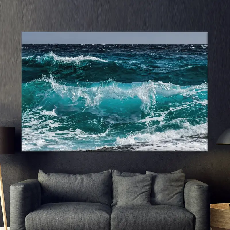 Zarif Kıyı Deniz Manzarası Kanvası: Okyanus Dalgaları ve Çiftlik Evi Cazibesi