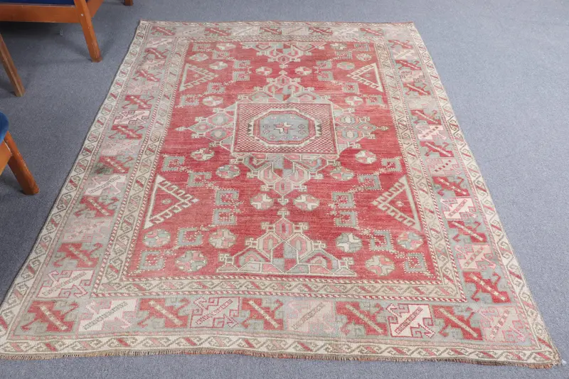 Türk Vintage Halı, 5.3x6.4 ft Alan Halısı, Kırmızı Gri Patchwork Halı - 1