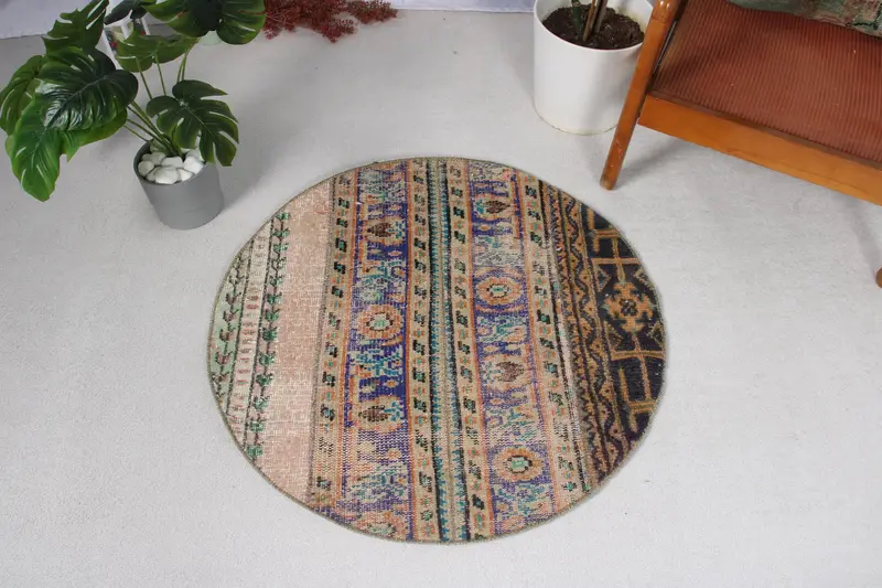 Türkischer runder Oushak-Teppich, 90 x 90 cm, Vintage-Wollteppich mit blauen Pflanzen und Bäumen - 1