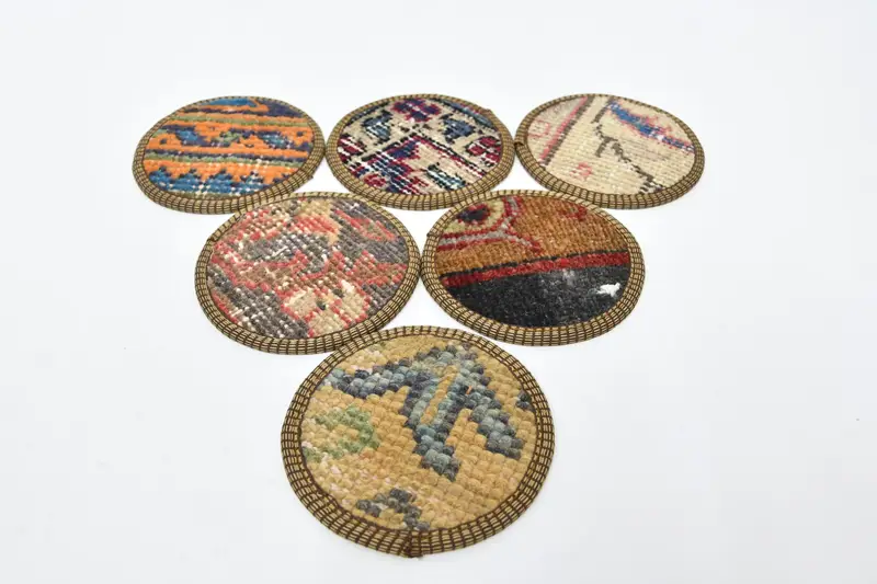 Posavasos redondos bohemios, posavasos rojos y marrones