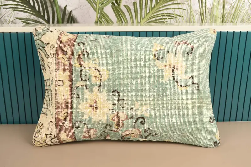 Green Throw Moroccan Cushion Cover, 16x24 inch Seasonal Gift Salon Pillowcase - 1