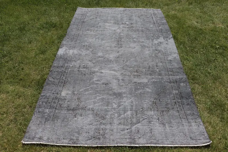ハンドメイド 5x8 フィート ラグ、グレー & ブラック チェック パターン