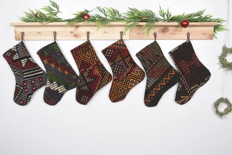 Medias de adornos navideños beige, decoración navideña de 12 pulgadas de ancho