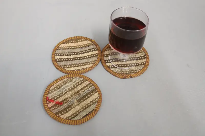 Posavasos a rayas marrones y beige, posavasos Kilim turco duradero