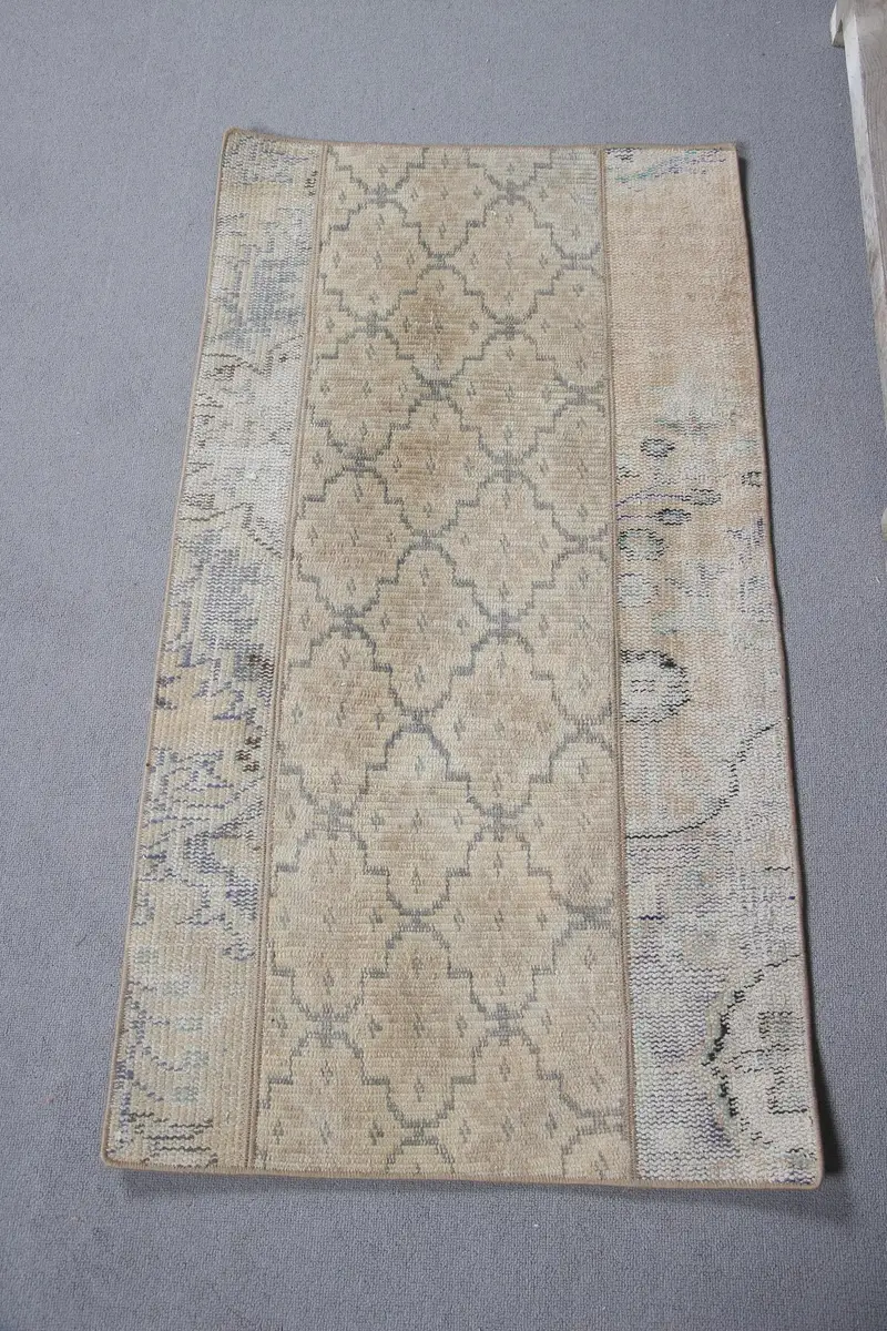 Elegant Beige & Purple Rug, 2,1x3,9 ft Chic Decor