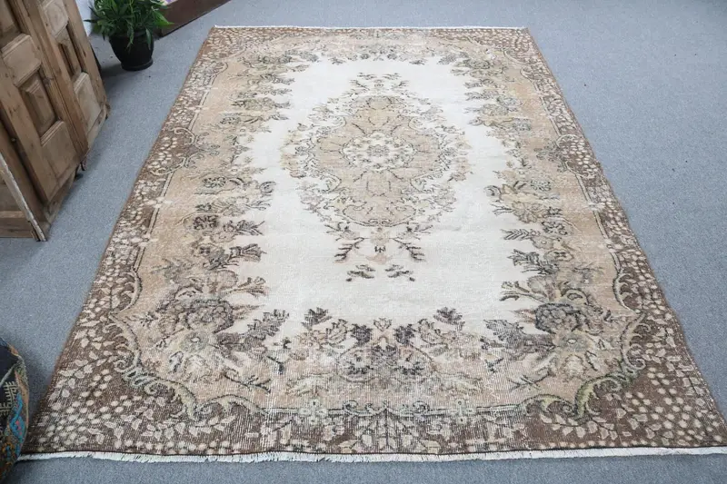 Vintage Büyük Halı, 5.9x8.2 ft Türk Halısı, Kahverengi Kamuflaj Yün Halı - 1